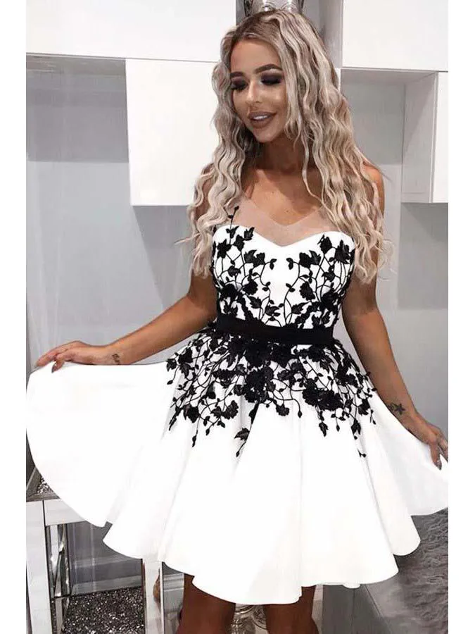 Anneprom  A-Line Scoop Short Black Short Prom Dress Homecoming Dress with Appliques APH0099