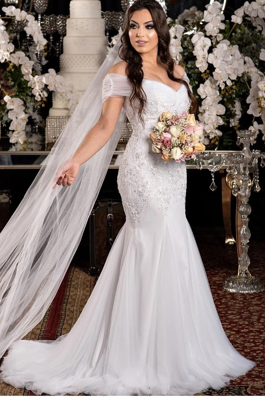 Classic Bridal Wedding Dress with Beads Pearls Bodice