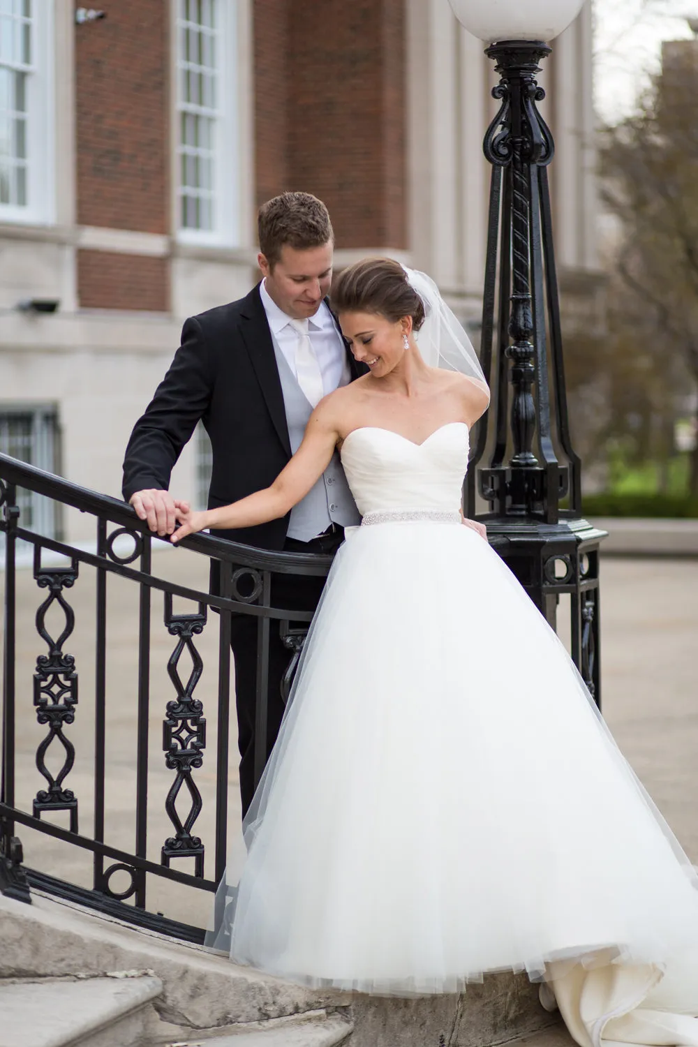 Classic Ivory Wedding Dresses with Big Bow Back