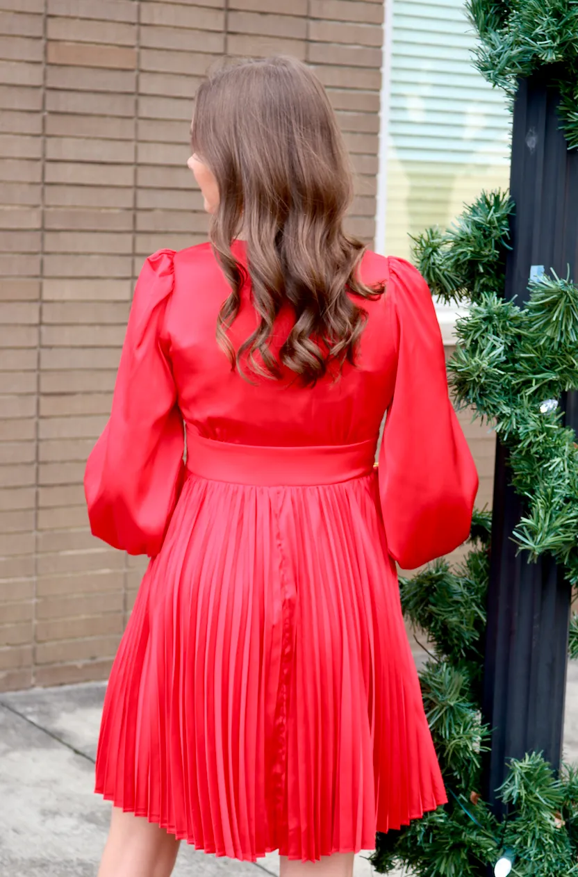 Do The Twist Pleated Dress | RED