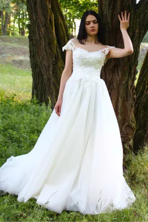 Floor-Length Tulle Taffeta Lace Low-V Back Wedding Dress-715003