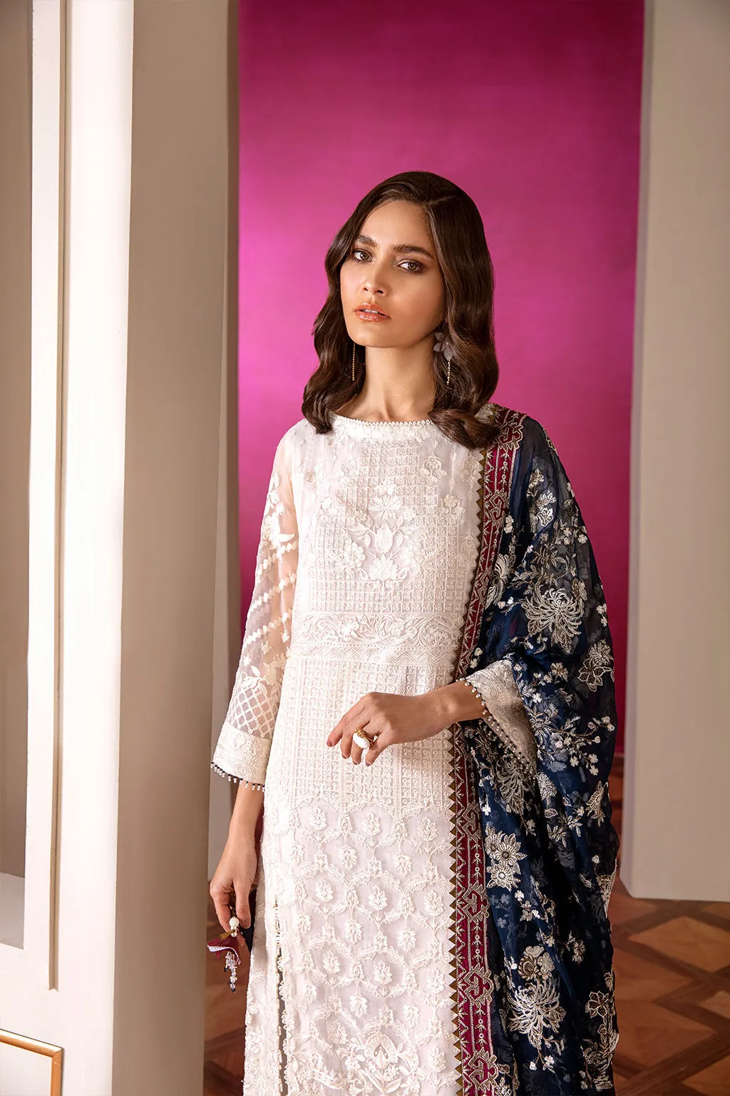 Heavily Embellished Floral White Pakistani Salwar Kameez Party Wear