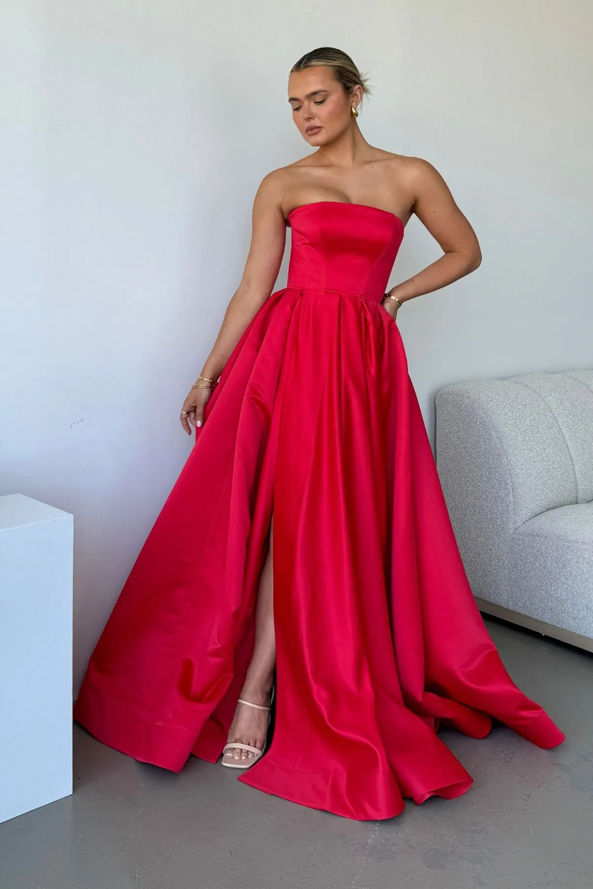 LIA STUBLLA Macie Gown (Red)