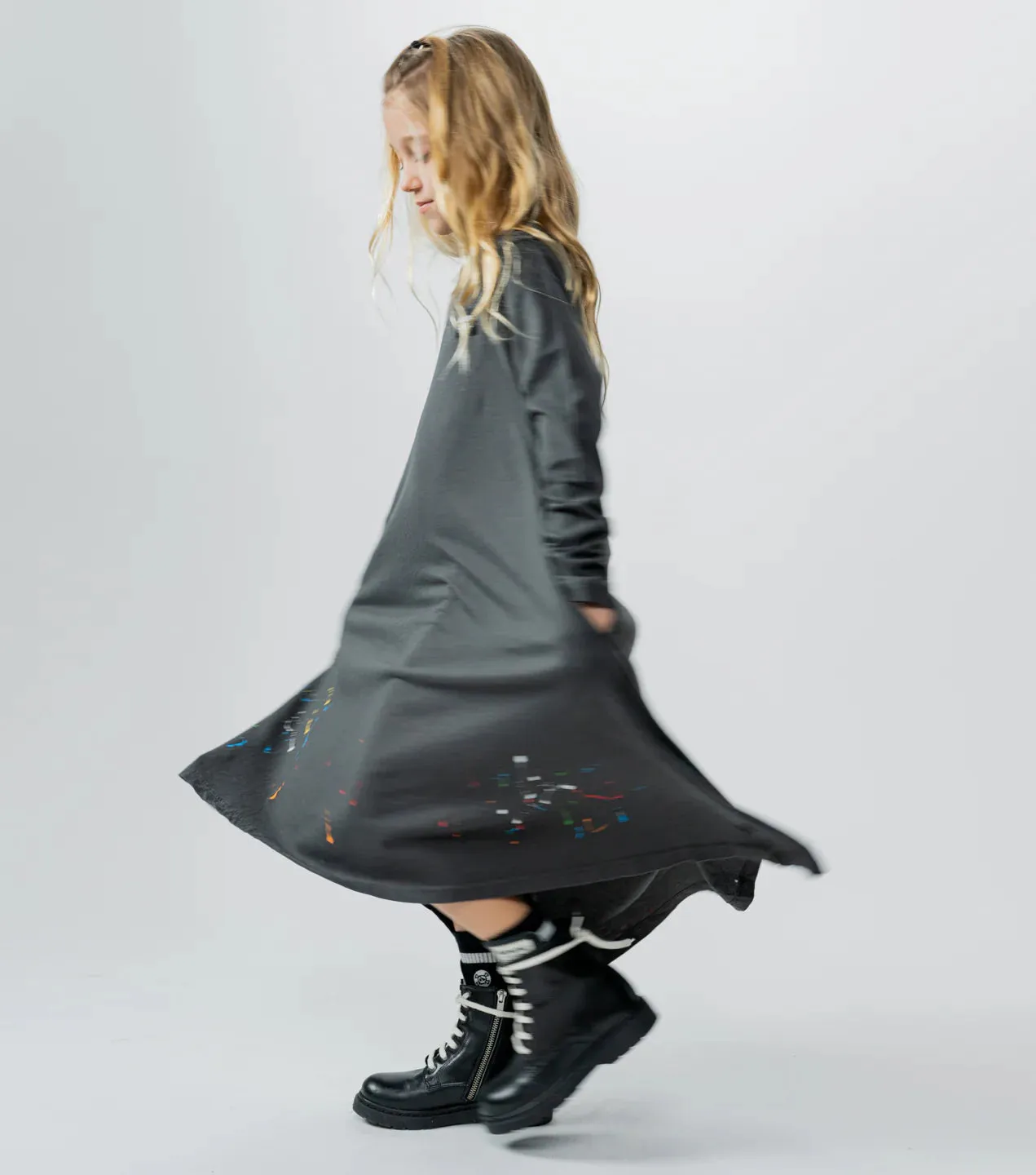 nununu- splash of color 360 dress (graphite)