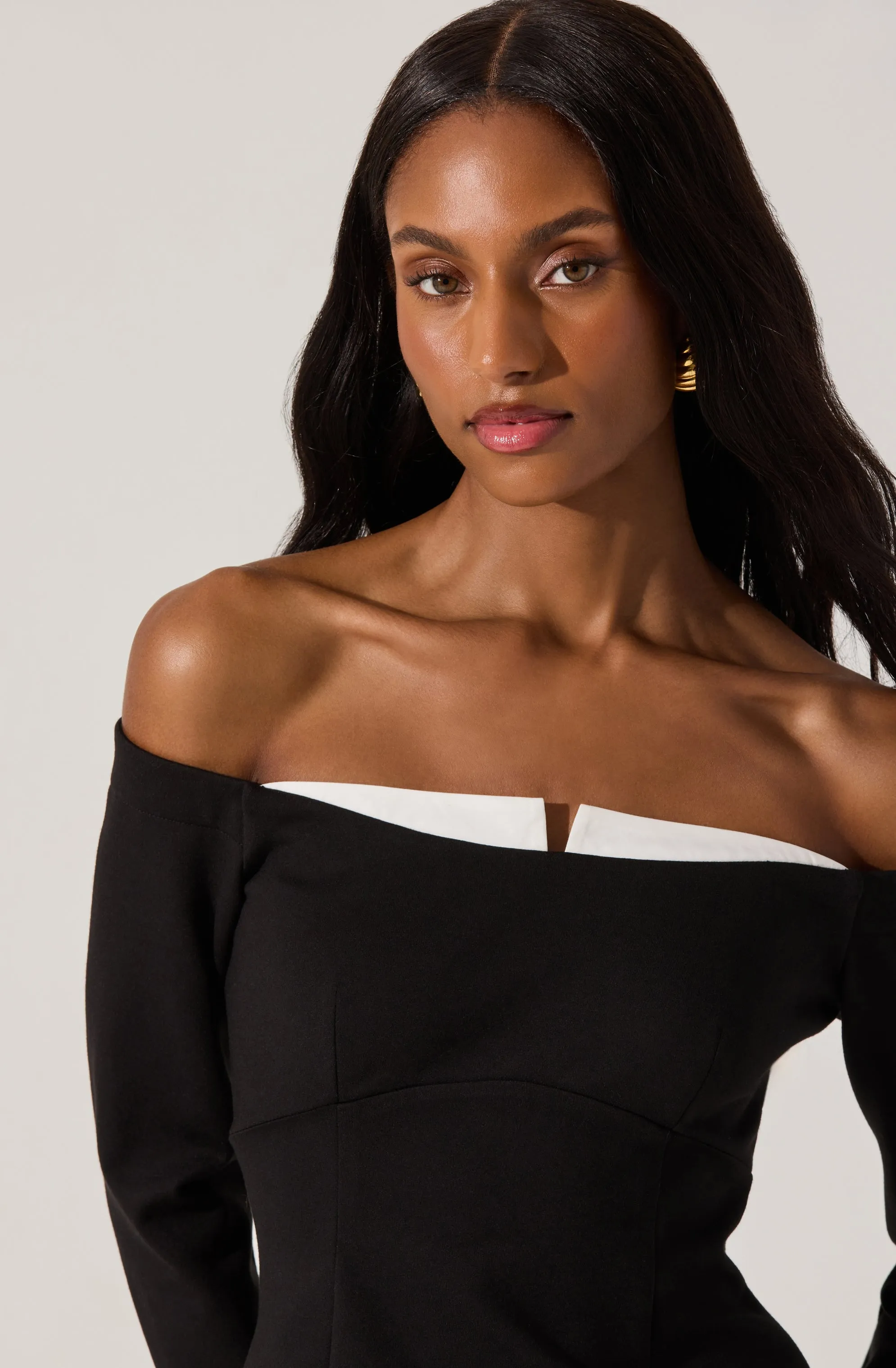 Off Shoulder Contrast Mini Dress