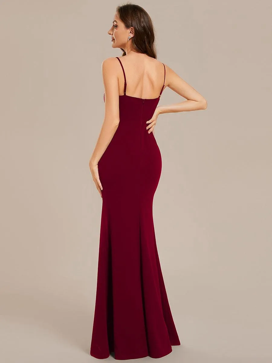 Robe de soirée moulante simple à bretelles spaghetti et fente haute avec strass