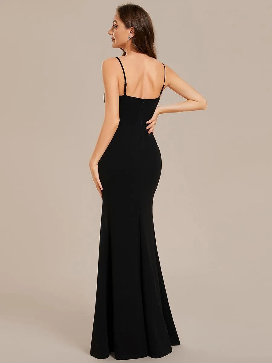 Robe de soirée moulante simple à bretelles spaghetti et fente haute avec strass