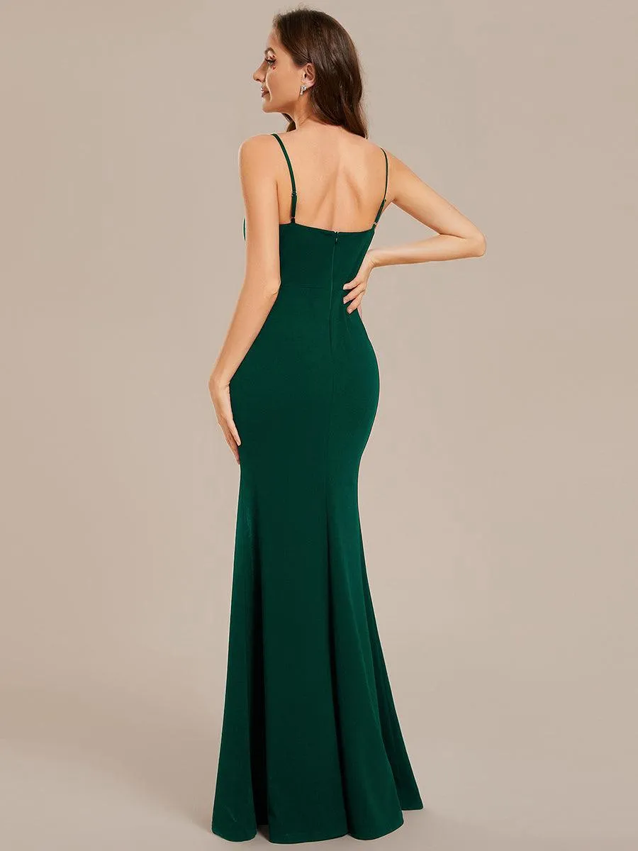 Robe de soirée moulante simple à bretelles spaghetti et fente haute avec strass
