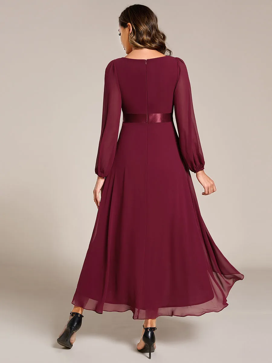Robe midi pour invités de mariage en mousseline à manches longues