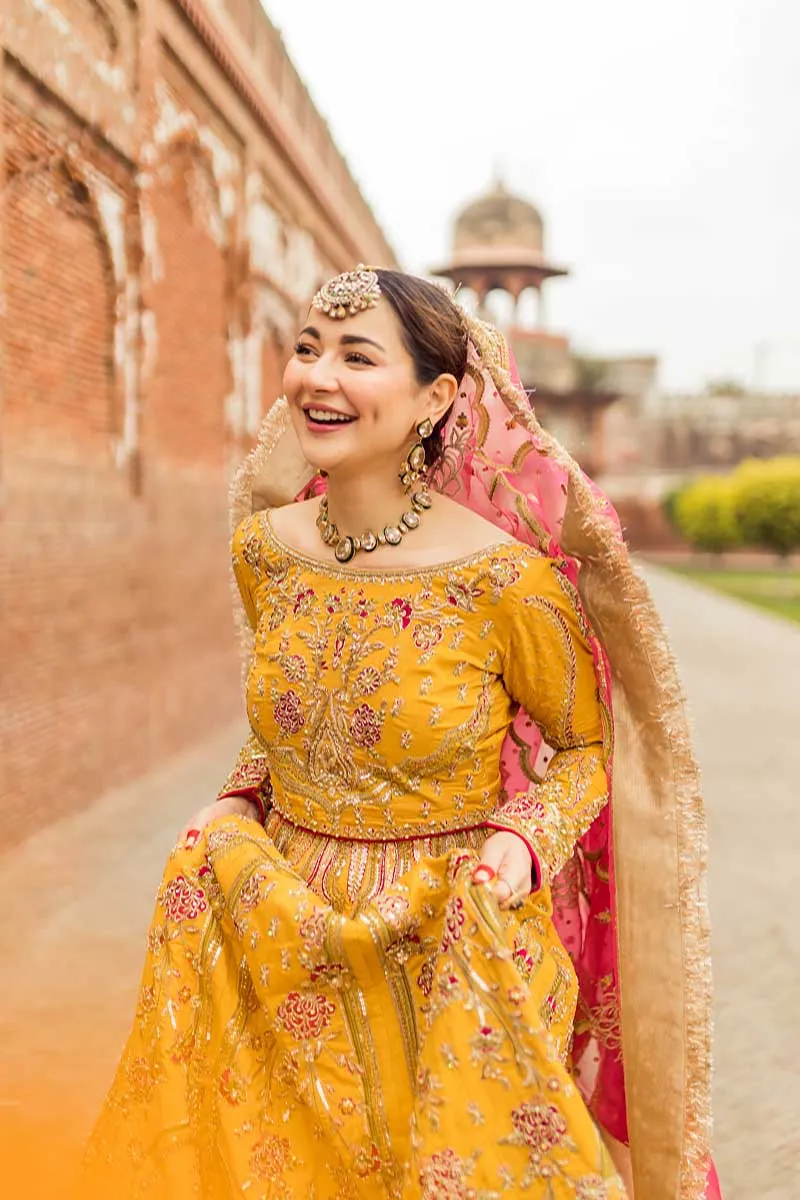 Traditional Pakistani Mehendi Bridal Dress Orange Bridal Lehenga Choli Pakistani Wedding Dresses