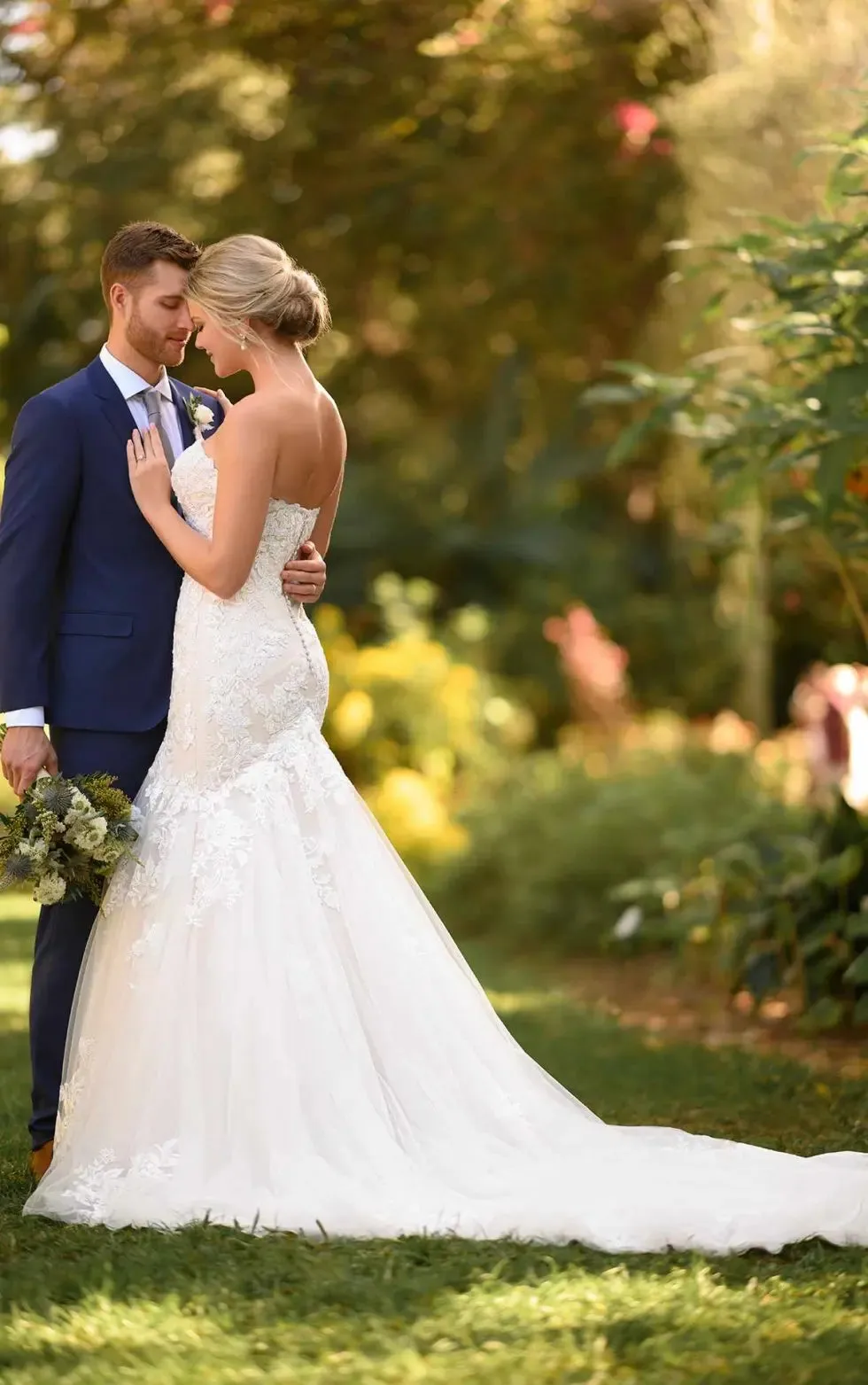 Wedding Guest Dresses: Wedding Dress Sweetheart Lace Appliques Bridal Gowns